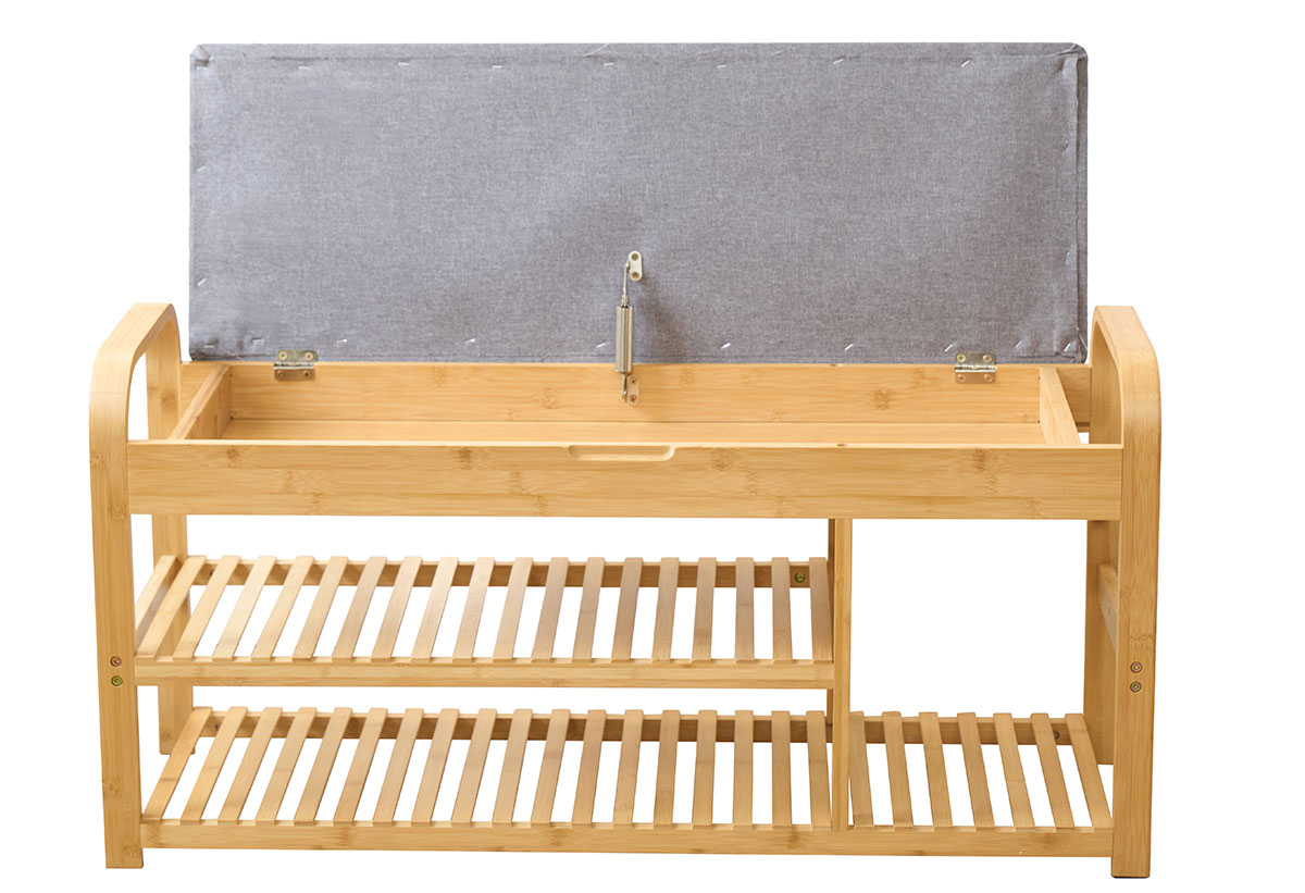 Εστίαση στο πολυεστερικό κάθισμα μαζί με τα ράφια της παπουτσοθήκης.